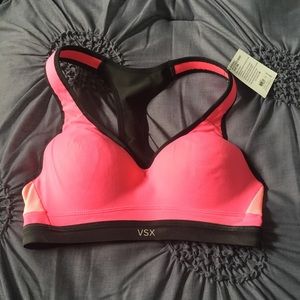 NWT Victoria’s Secret VSX sports bra
